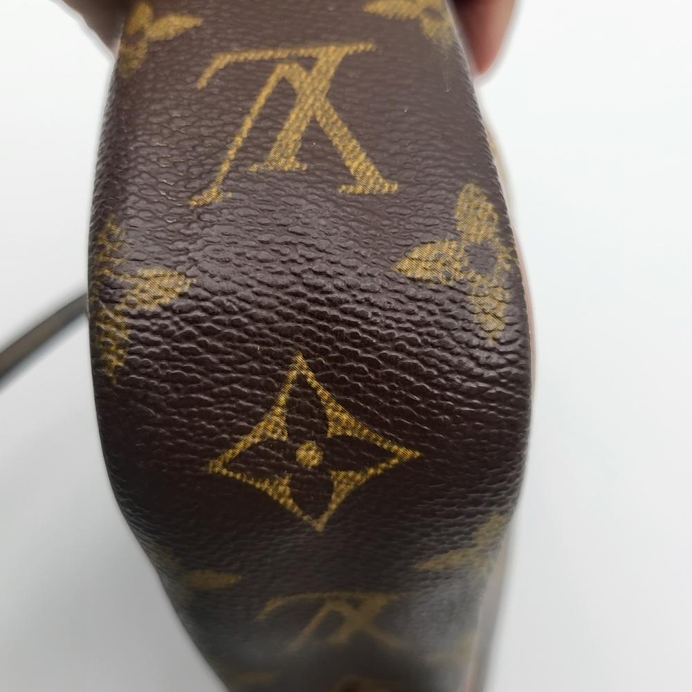 Louis Vuitton Monogram Danube Crossbody Shoulder Bag.. Authentic.. - Picture 15 of 16